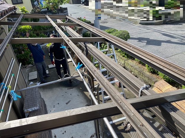 稲美町で波板屋根を解体